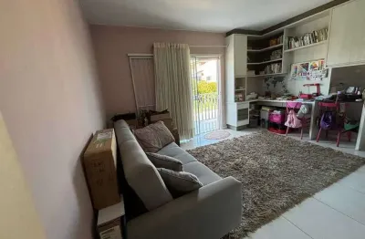 Casa á 400m do mar mobiliada com 3 dormitórios e 2 vagas de garagem no centro de balneário piçarras