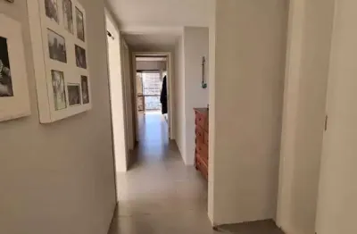 Apartamento com 4 dormitórios sendo 1 suíte e 1 vaga no centro de itajaí