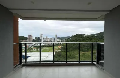 Apartamento com 2 dormitórios sendo 1 suíte, 1 vaga de garagem na praia brava em itajaí