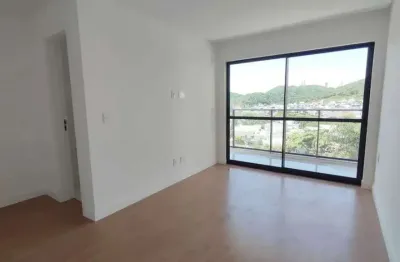 Apartamento com 3 dormitórios sendo 1 suíte e 2 vagas de garagem na praia brava em itajaí