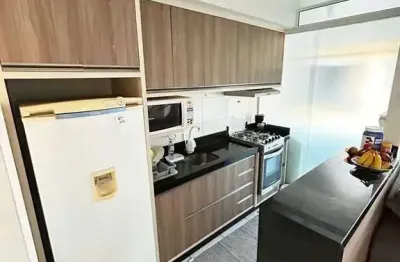 Apartamento com 2 dormitórios e 1 vaga de garagem no centro de navegantes a 700 metros da praia