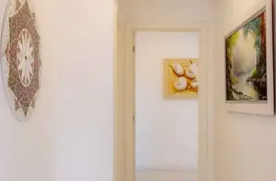 Apartamento mobiliado com 3 suítes e 2 vagas de garagem no bairro meia praia em itapema