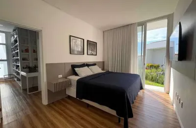 Casa mobiliada no condomínio caledônia com 3 suítes e 6 vagas de garagem em camboriú/sc