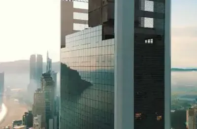 Apartamento vista mar com 4 suítes e 3 vagas de garagem em balneário camboriú