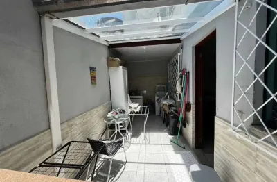 Sobrado com 03 dormitórios , valor de ocasião, no bairro são joão