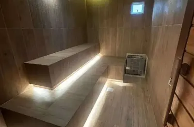 Apartamento com 3 suítes e 2 vagas de garagem na meia praia em itapema