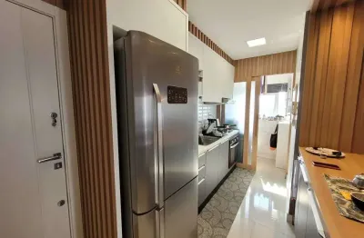 Apartamento mobiliado com 3 dormitórios sendo 1 suíte e 2 vagas de garagem em itajaí