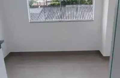 Casa com 2 dormitórios sendo 1 suíte e 1 vaga na garagem em navegantes.