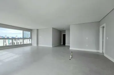 Apartamento com vista mar com 4 suítes e 3 vagas em balneário camboriú/sc