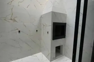 Sobrado 3 suítes e 1 vaga de garagem em balneário perequê