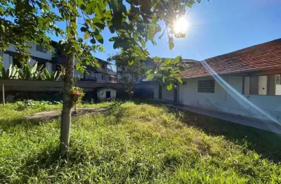 Casa com terreno de 1.017,00 m², 3 dormitórios e 5 vagas no bairro garcia - blumenau/sc