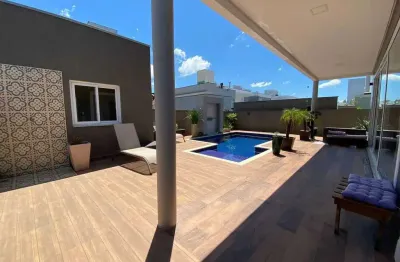 Casa mobiliada no Condomínio Caledônia com 4 dormitórios sendo 3 suítes e 4 vagas em Camboriú