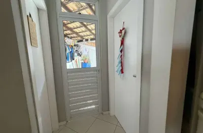 Casa com 3 dormitórios sendo 1 suíte e 2 vagas de garagem no bairro da barra