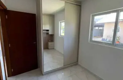 Casa na praia mobiliada em condomínio com 2 dormitórios sendo 1 suíte e 1 vaga em barra velha - sc