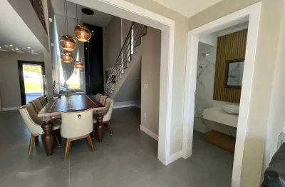 Casa alto padrão em condomínio com 4 suítes sendo 2 demi e 1 master em camboriú