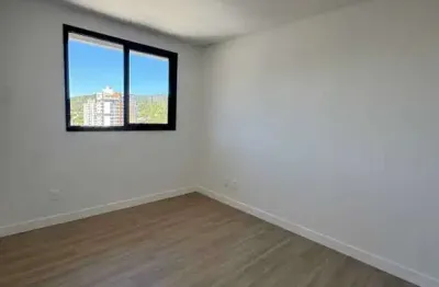 Apartamento com bela vista, 2 dormitórios sendo 1 suíte e 2 vagas de garagem em itajaí/sc