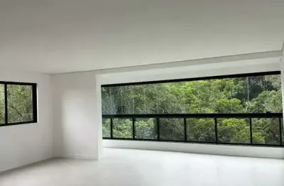 Apartamento com 3 suítes e 3 vagas de garagem na praia brava de itajaí