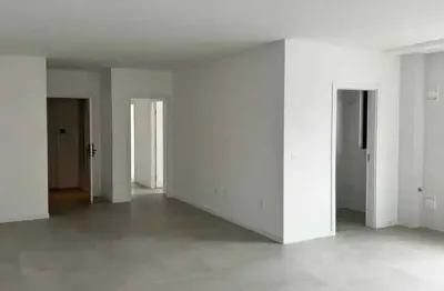 Apartamento no centro com 4 suítes e 3 vagas de garagem em balneário camboriú