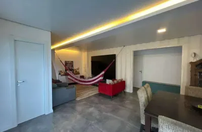 Casa container com 3 dormitórios sendo 1 suíte e 4 vagas estaleirinho em balneário camboriú/sc