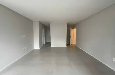 Apartamento com 3 suítes e 2 vagas de garagem no bairro meia praia em itapema