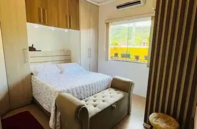 Casa com 3 dormitórios sendo 1 suíte e 5 vagas de garagem no bairro parque guarani em joinville sc