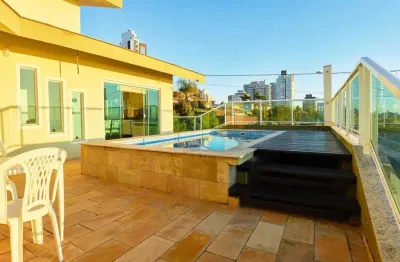 Casa frente mar mobiliada com 4 dormitórios sendo 1 suíte e 2 vagas em balneário piçarras
