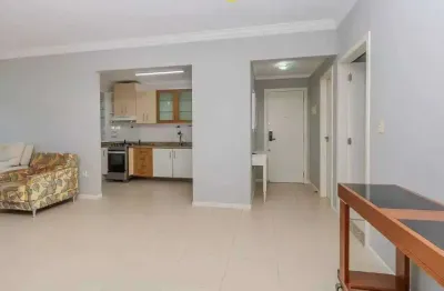 Apartamento com 3 dormitórios sendo 1 suíte e 2 vagas em balneário camboriú/sc