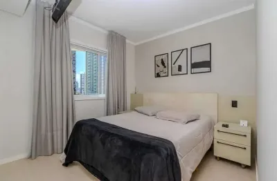 Apartamento mobiliado com 3 dormitórios sendo 1 suíte e 2 vagas no fazenda em itajaí/sc