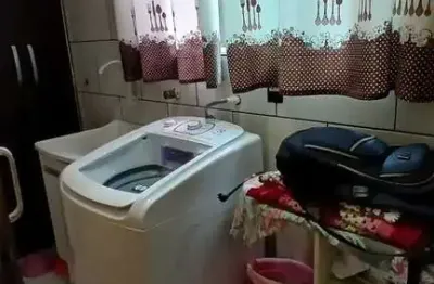 Casa com 3 dormitórios sendo 1 suíte e 2 vagas de garagem na adhemar garcia em joinville/sc