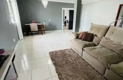 Casa com 3 dormitórios sendo 1 suíte e 2 vagas de garagem - adhemar garcia | joinville/sc