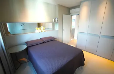 Apartamento com localização privilegiada! 2 suítes e 1 vaga dupla no centro de balneário camboriú