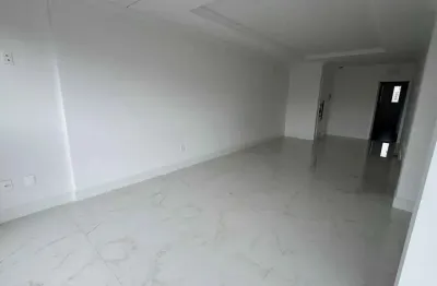 Apartamento com 3 suítes e 2 vagas de garagem em meia praia, itapema/sc