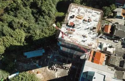 Apartamento na planta com 4 dormitórios sendo 2 suítes e 2 vagas no bairro meia praia em itapema