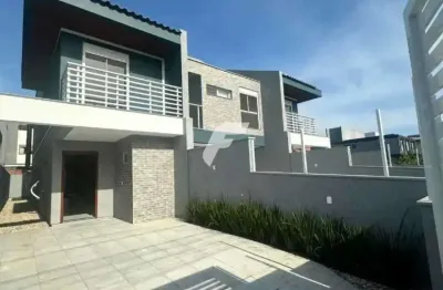 Casa com 3 dormitórios sendo 1 suíte e 2 vagas de garagem - campeche, florianópolis/sc