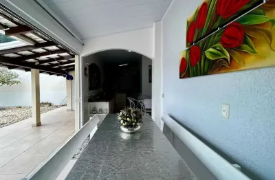 Casa de alto padrão 3 dormitórios sendo 1 suíte 1 vaga, prainha de são miguel - penha/sc