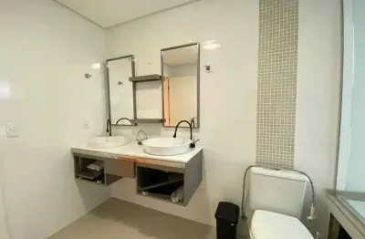 Apartamento frente mar com 3 suítes sendo 1 master e 2 vagas de garagem - centro de navegantes/sc
