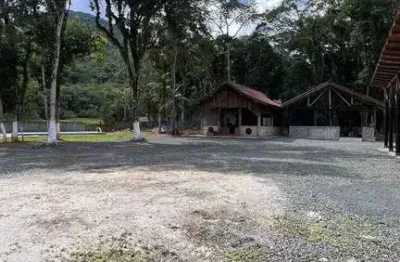 Chácara de 20.359,74m² com casa de 3 dormitórios sendo 2 suítes - quiriri | joinville/sc