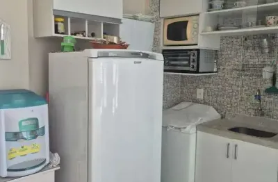 Apartamento mobiliado com 1 dormitório e 1 vaga de garagem no bairro vila real em balneário camboriú