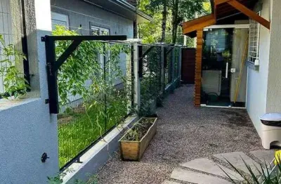 Casa alto padrão com 3 suítes e 2 vagas de garagem, entre gramado e canela na serra gaúcha
