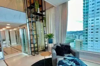 Cobertura triplex frente mar com 7 suítes e 6 vagas de garagem em balneário camboriú