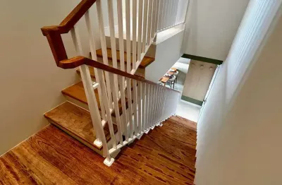 Duplex mobiliado com 3 dormitórios sendo 1 suíte e 2 vagas, 100m da praia de gravatá navegantes/sc