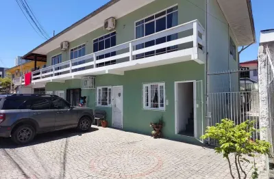 Casa multifamiliar com 8 apartamentos no iririú em joinville/sc