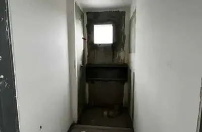 Apartamento em construção com 2 dormitórios sendo 1 suíte e 2 vagas de garagem em balneário camboriú