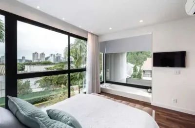 Casa  moderna com 3 dormitórios sendo 1 suíte e 2 demi e 2 vagas, ariribá - balneário camboriú/sc