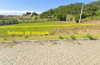 Terreno com 450,00m² em rua areias de baixo em governador celso ramos/sc