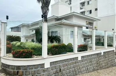 Casa com 3 quartos à venda no Barreiros, São José 