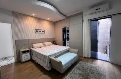 Casa com  3 dormitórios sendo 1 suíte e 2 vagas de garagem no bairro ressacada em itajaí