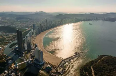 Decorado com 4 dormitórios à venda sendo 4 suítes, 261.04 m² por - r$ 10.890.000,00 - barra sul - bal. camboriú/sc