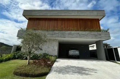 Casa com 5 dormitórios à venda sendo 5 suítes, 352 m² por - r$ 6.500.000,00 - santa regina - camboriú/sc