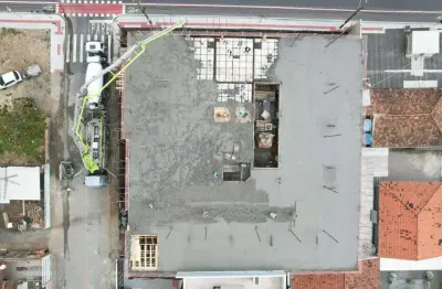 Apartamento com 2 dormitórios sendo 1 suíte e 1 vaga de garagem em navegantes/sc